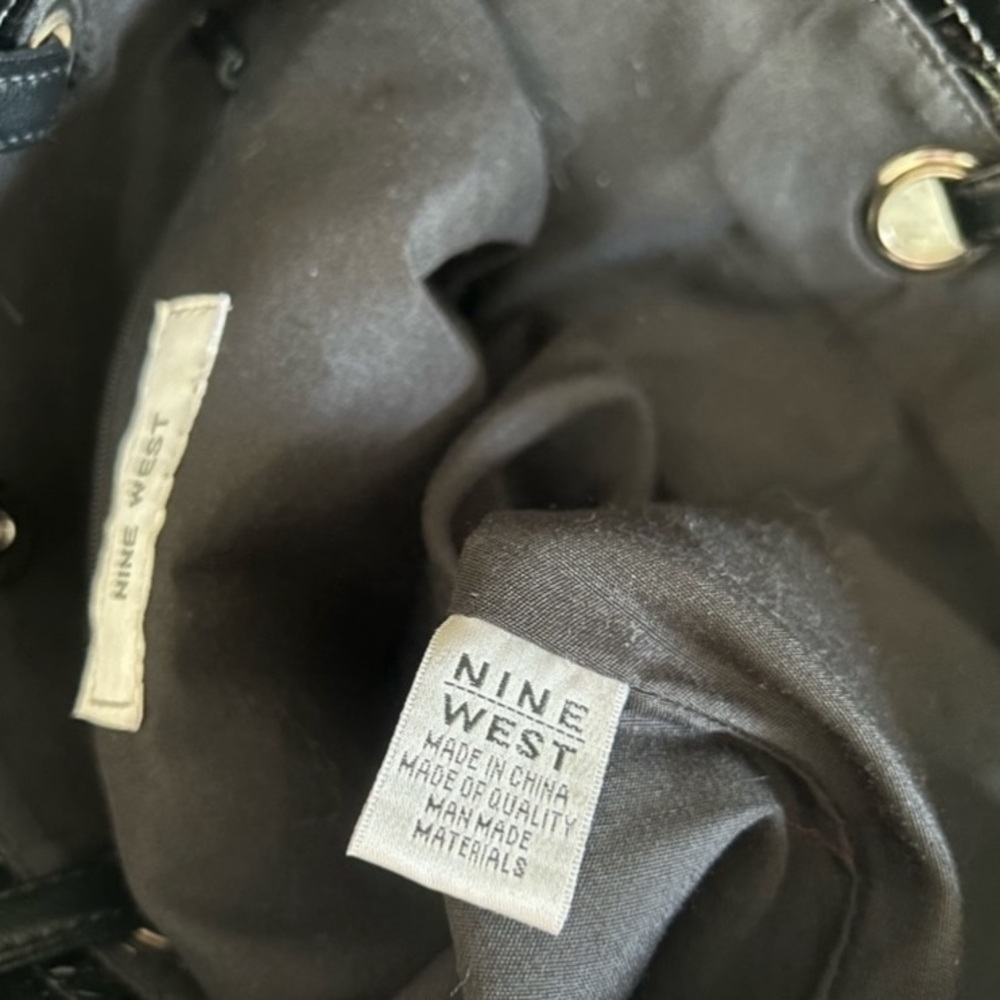 Nine West Black Patent Embossed Alligator Faux Leather Bag/Tote/Satchel - Picture 10 of 13